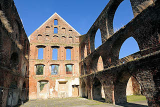 8510 Ruine Wirtschaftsgebude Kloster Bad Doberan - erbaut 1280, gotische Backsteinarchitektur.